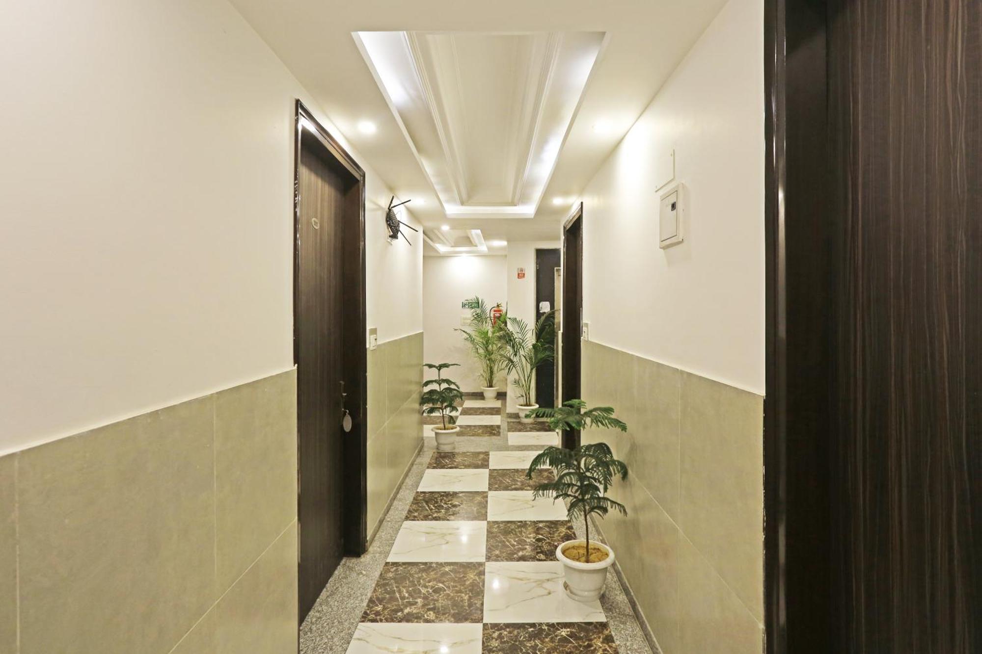 The Almora Residency - Complimentary Airport Trasnfer Hotel Ню Делхи Екстериор снимка