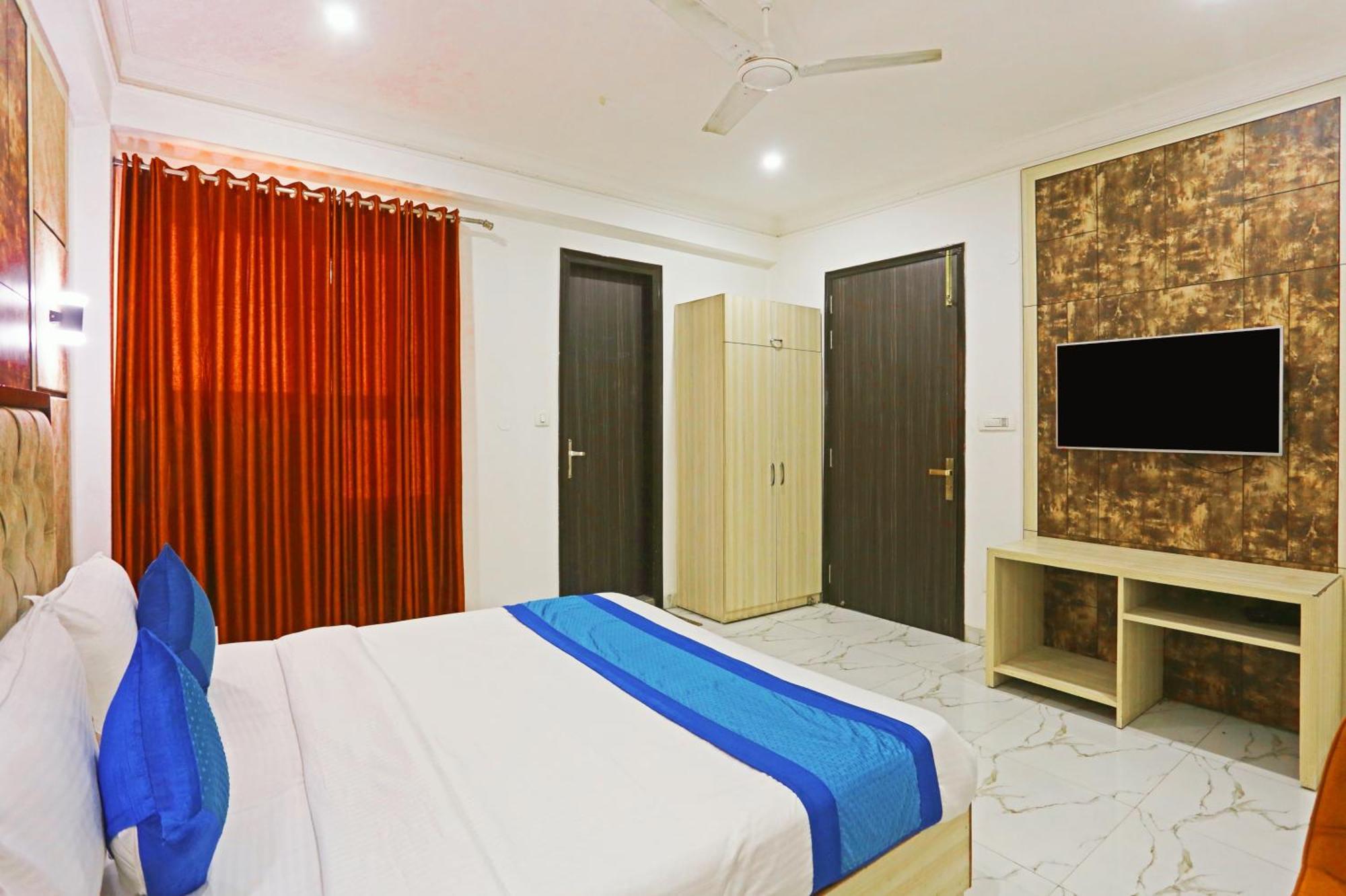 The Almora Residency - Complimentary Airport Trasnfer Hotel Ню Делхи Екстериор снимка