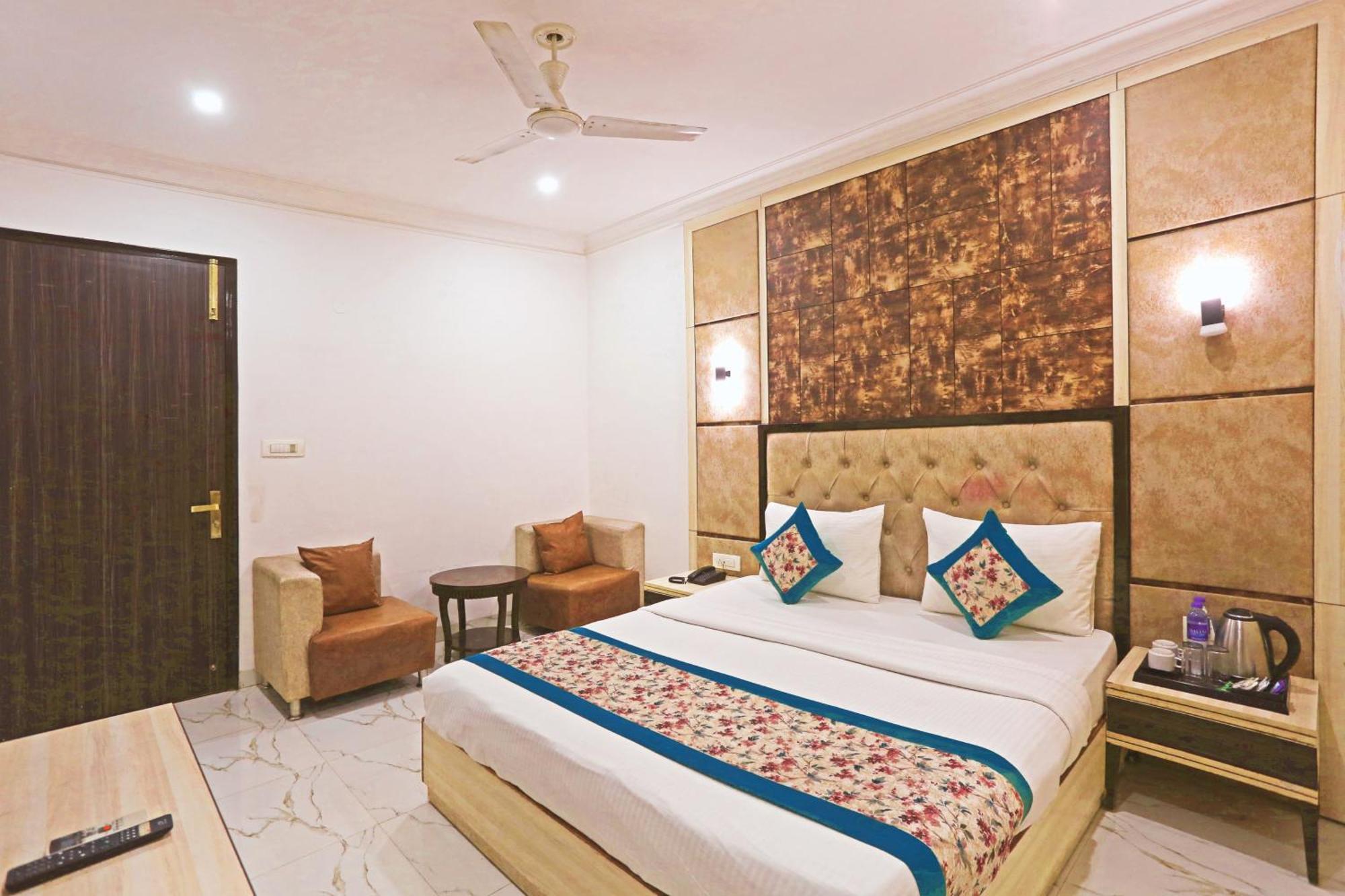 The Almora Residency - Complimentary Airport Trasnfer Hotel Ню Делхи Екстериор снимка