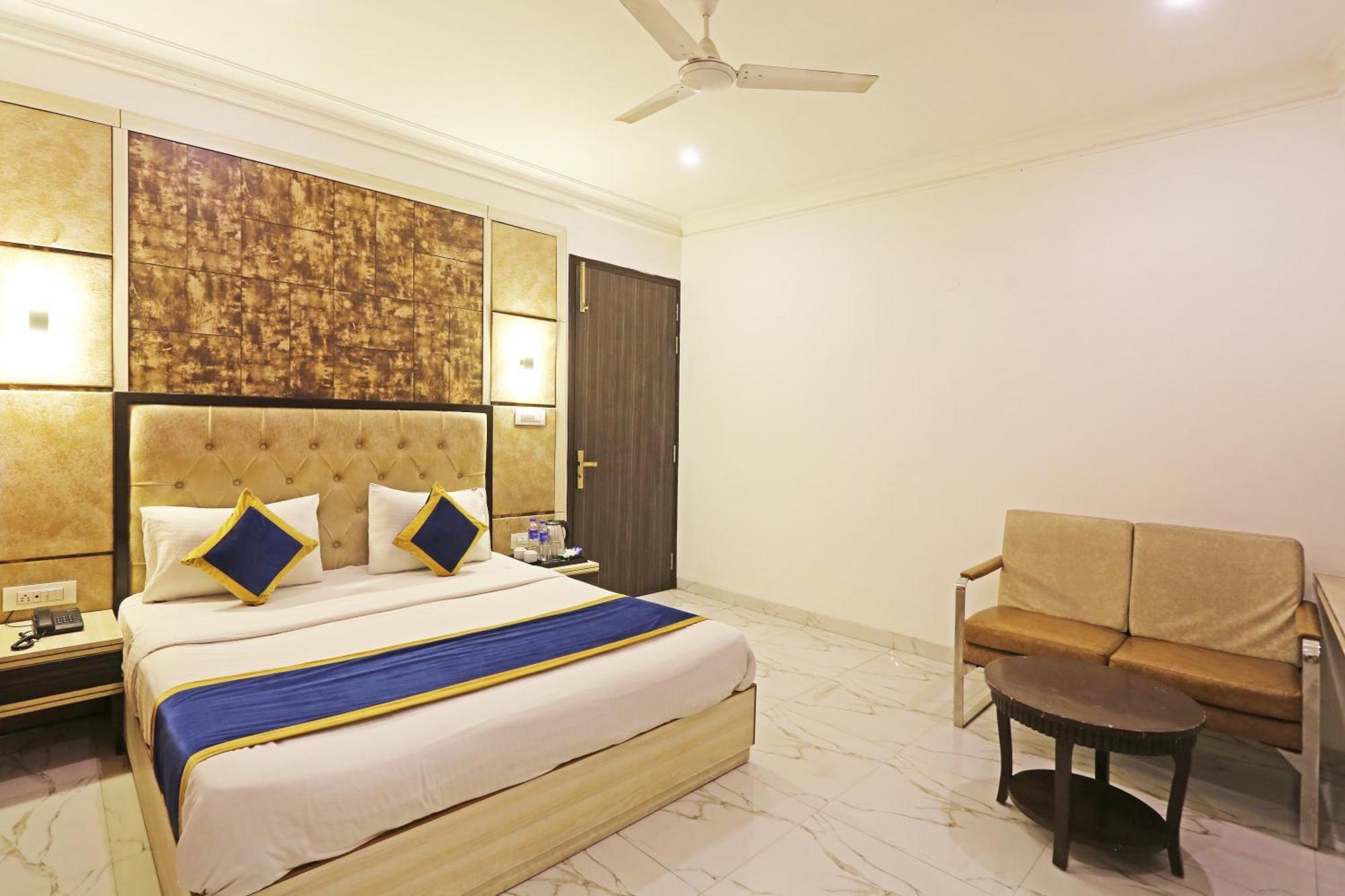 The Almora Residency - Complimentary Airport Trasnfer Hotel Ню Делхи Екстериор снимка