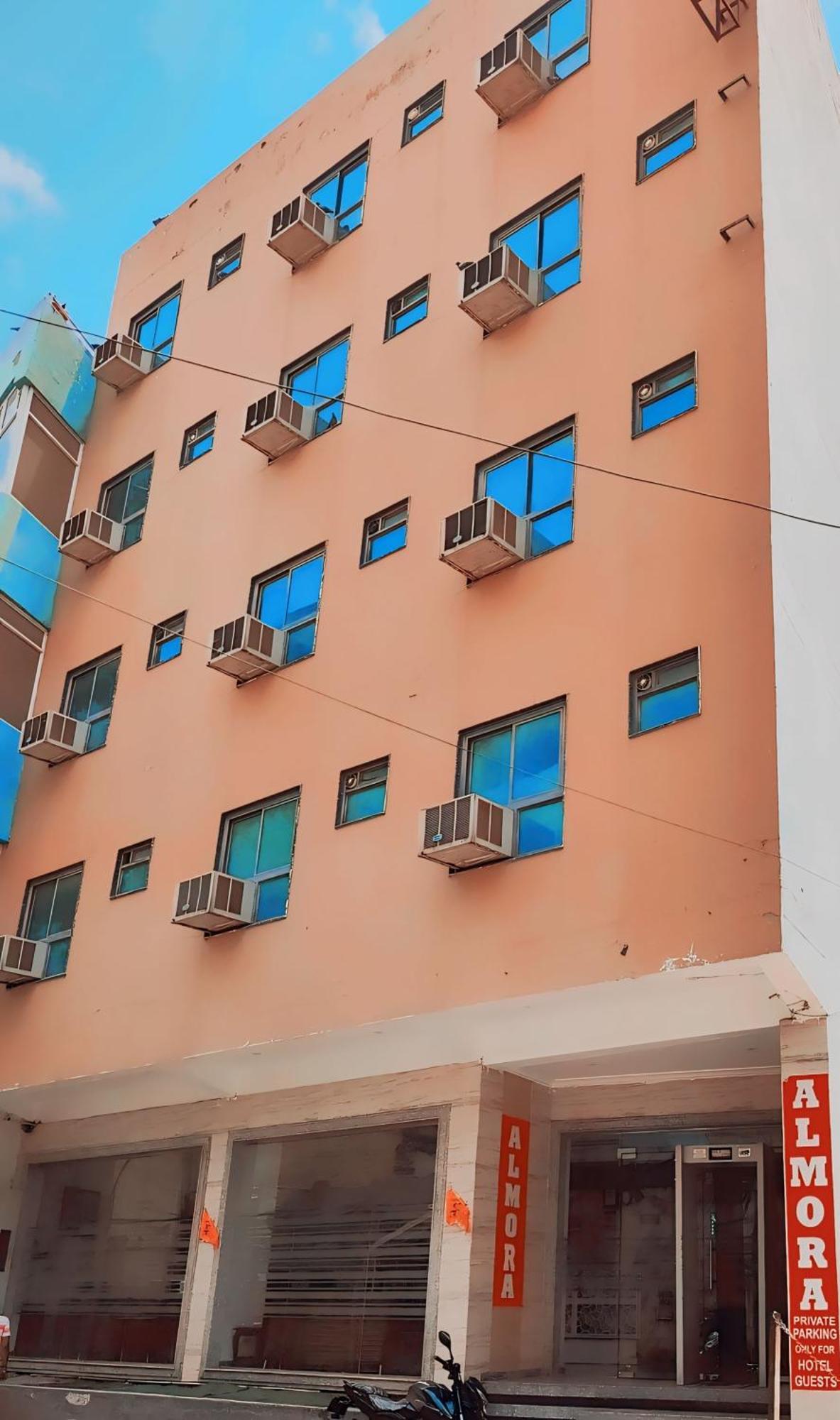 The Almora Residency - Complimentary Airport Trasnfer Hotel Ню Делхи Екстериор снимка