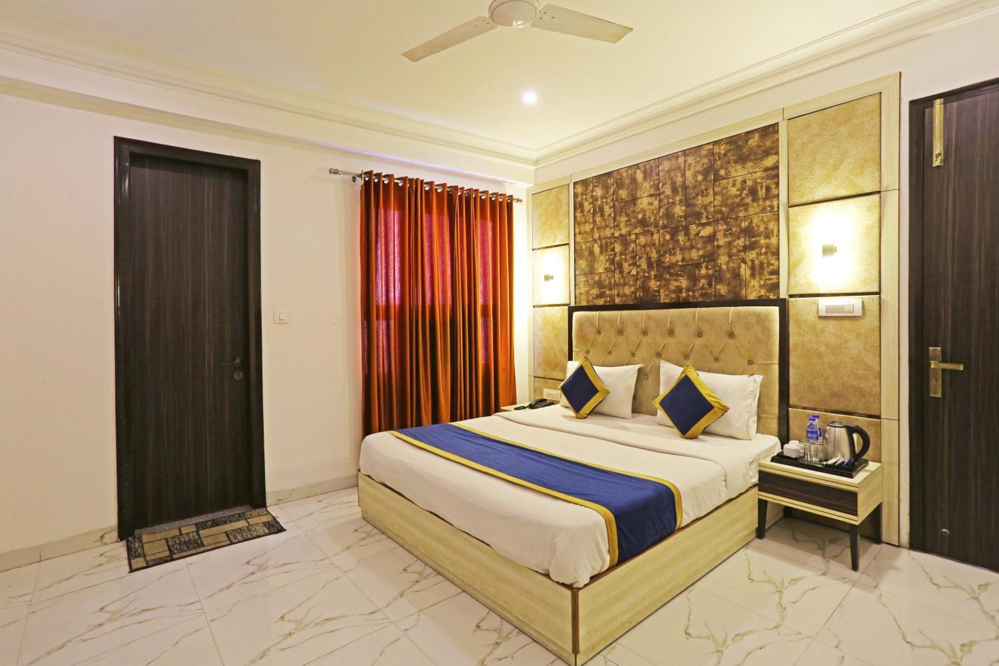 The Almora Residency - Complimentary Airport Trasnfer Hotel Ню Делхи Екстериор снимка