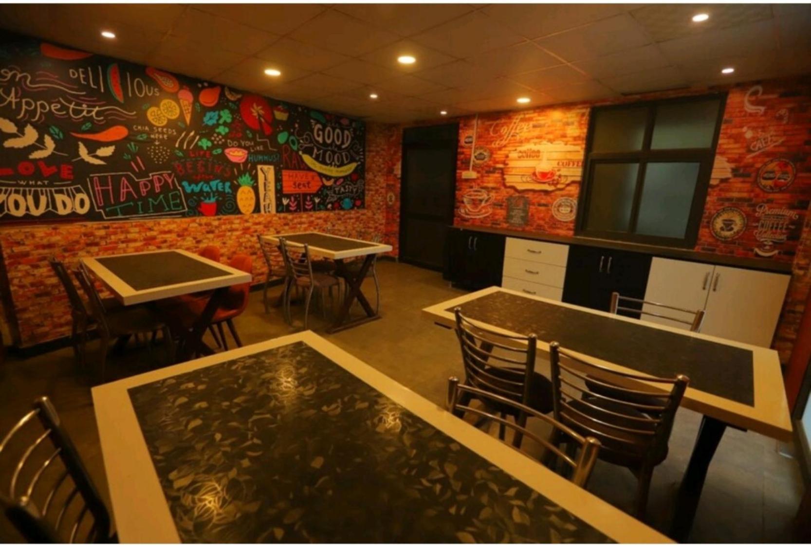 The Almora Residency - Complimentary Airport Trasnfer Hotel Ню Делхи Екстериор снимка